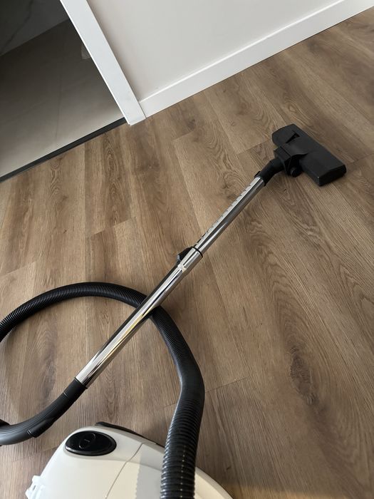 Aspirador kunft com saco novo