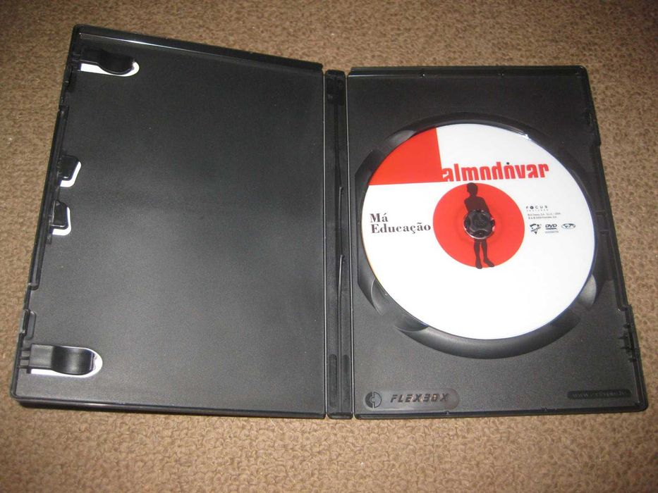 DVD "Má Educação" de Pedro Almodóvar