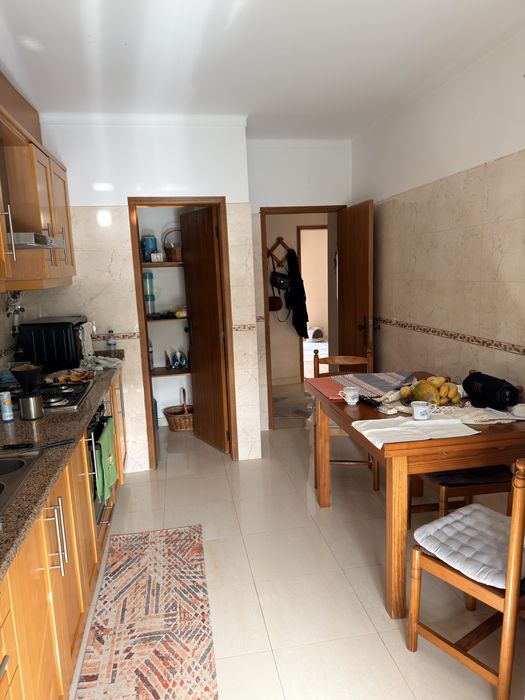 Excelente Apartamento T3 para Arrendamento com AC em todos os comodos