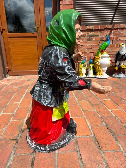 Figura Ogrodowa Żebraczka