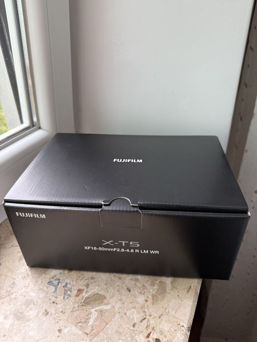 NOWY Fujifilm X-T5 z ob. 16-50mm (srebrny)