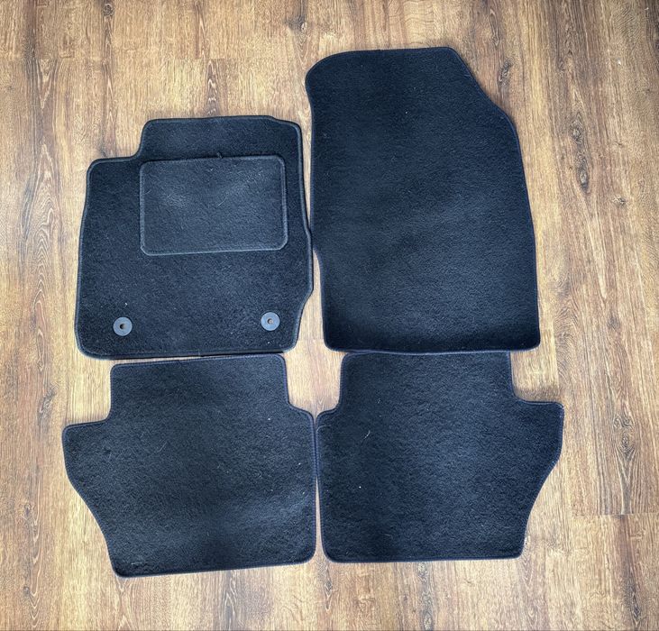 Dywaniki welurowe Ford Fiesta MK7
