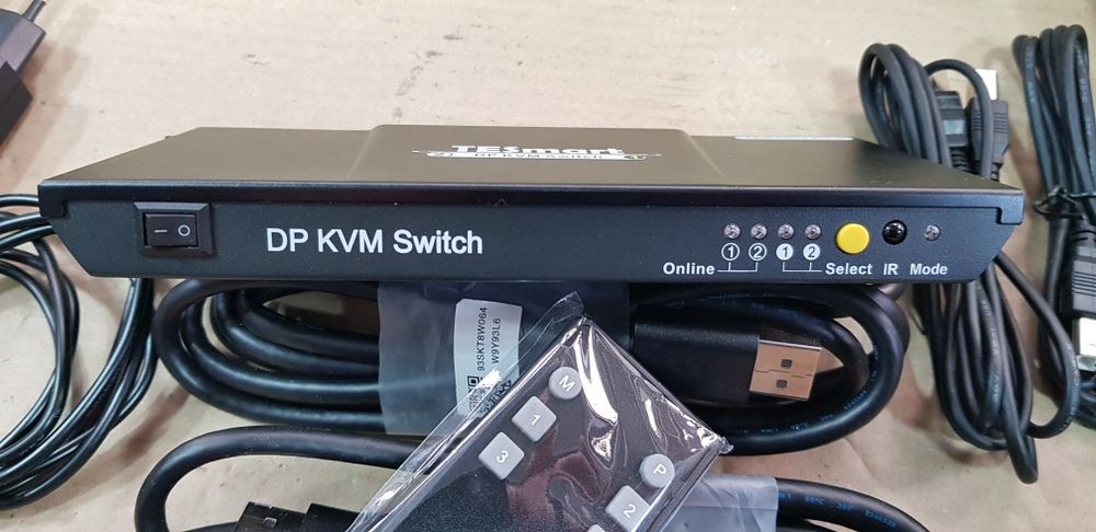 Перемикач комп'ютера  TESmart PKS0201A10