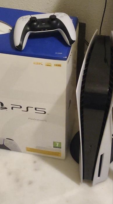 Vendo ps 5 como nova so usei 2 vezes com 2 comandos