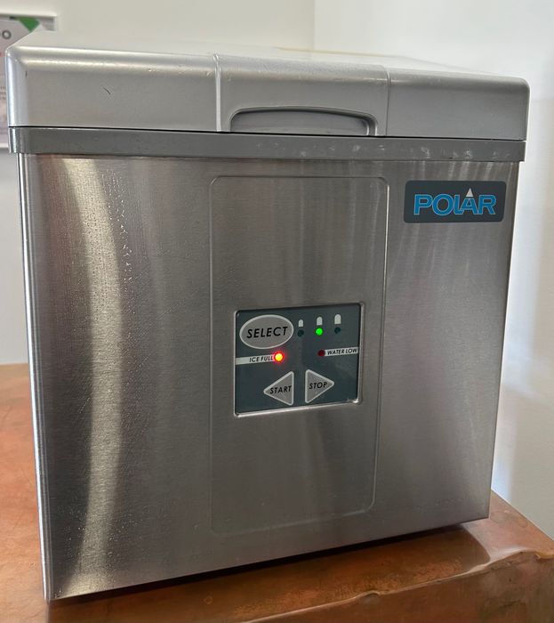 Máquina de Gelo Polar – Compacta, Económica e Profissional