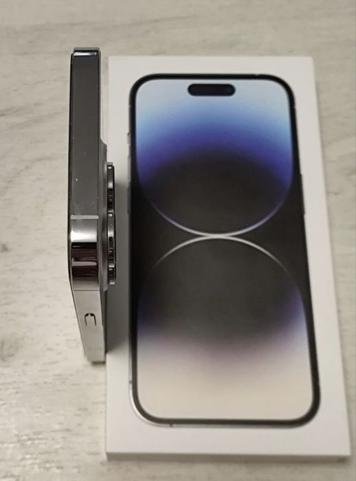 Продам айфон 14 про