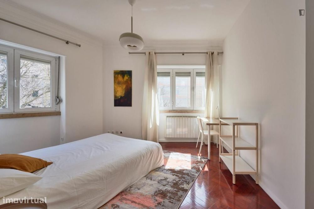 Quarto - localizado em Arroios Lisbon
