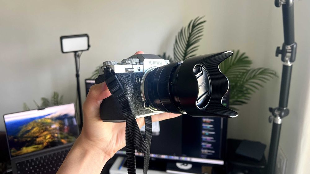 Fujifilm X‑T4 + XF 23 mm f/1.4 + 2 baterias + SD 128 GB