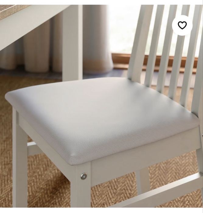 Mesa e cadeiras em madeira maciça para sala de jantat