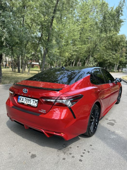 Оренда/Аренда Toyota Camry Hybrid XSE 2021