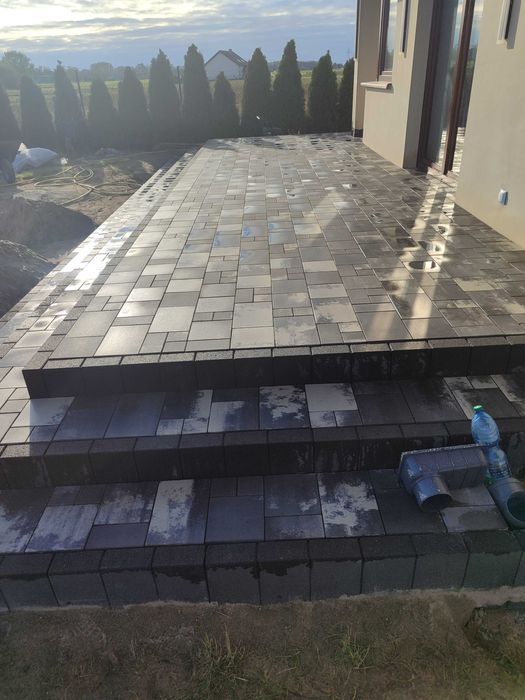 Układanie kostki brukowej