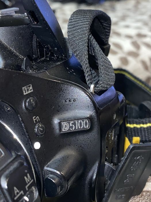 Зеркальный фотоопарат никон д5100 в хорошем состоянии пользевался редко