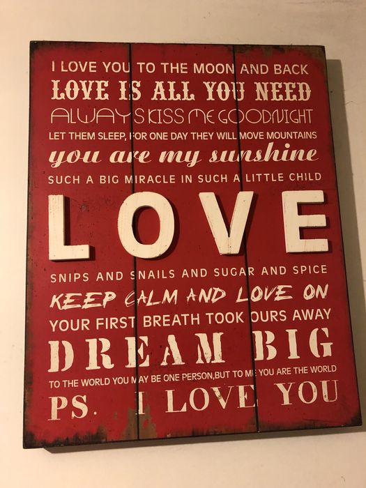 Quadro love, em vermelho e branco
