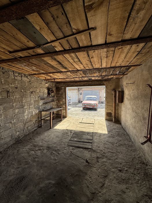 Гараж в кооперативі "Саксаганець"