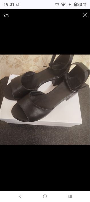 Шкіряні босоніжки 39 розмір в ідеальному стані