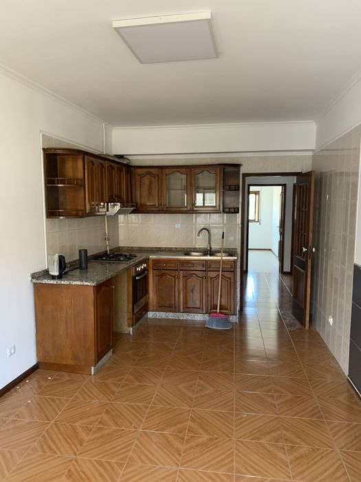 Aluga-se T2 kitchnet