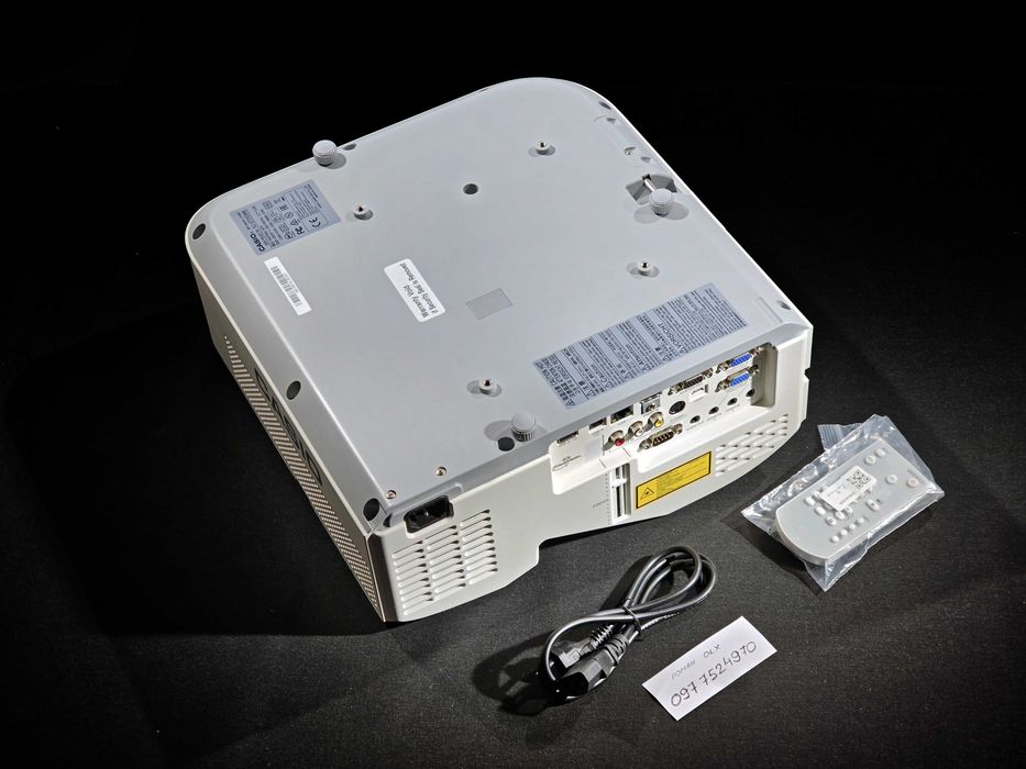 Короткофокусний лазерний проектор CASIO XJ-UT310WN 1280x800 3100лмANSI