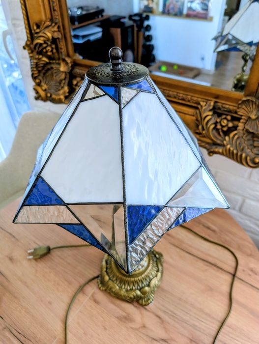 Lampa witrażowa w stylu Tiffany