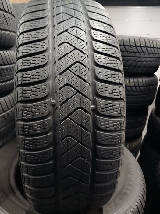Зимові шини БВ  215/60 R16  PIRELLI  Sottozero 3  Склад