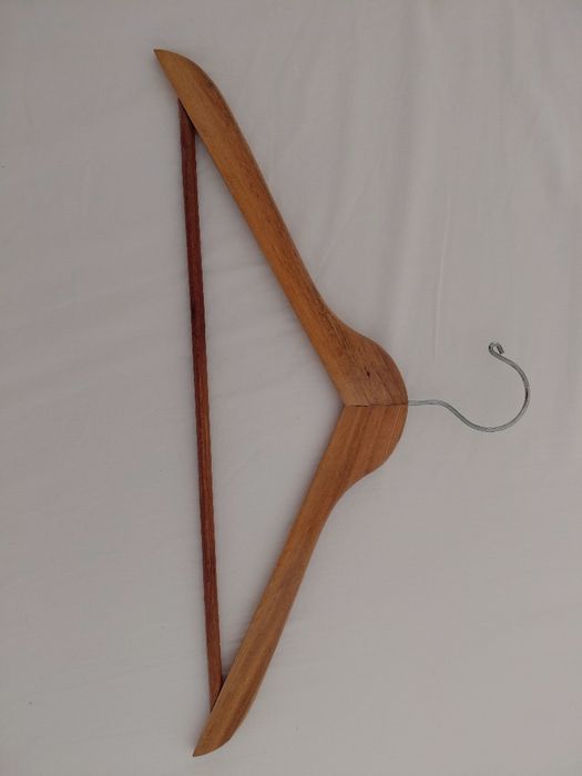 Cabides , cruzetas, em madeira