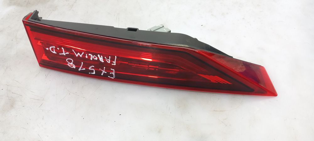 Farolim da mala direito VOLVO V60 II Cross Country (227)