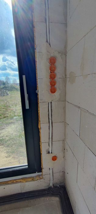 Elektryk, Instalacje elektryczne
