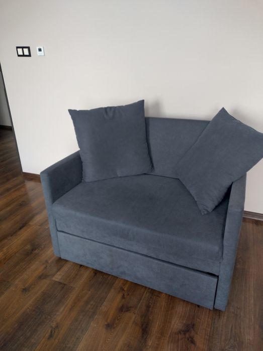 Sofa. Szara. Z pojemnikiem.