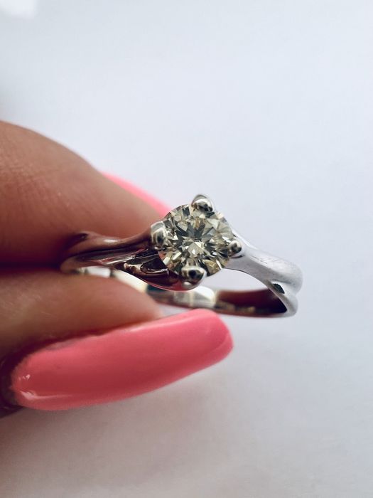 Золотое кольцо с бриллиантом 0,21ct КЮЗ белое золото 585 проба