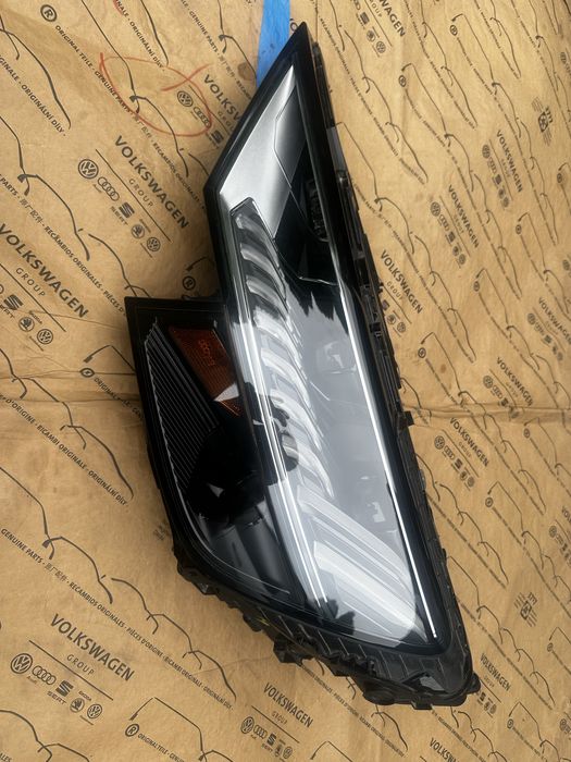 Фара ліва америка audi Q8 Matrix USA 4M8941035B