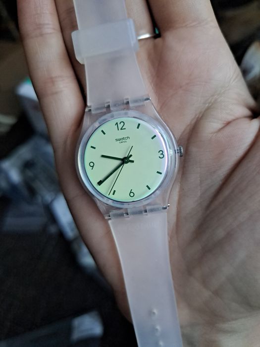 Zegarek swatch gent unisex opalizująca tarcza zmienia kolor