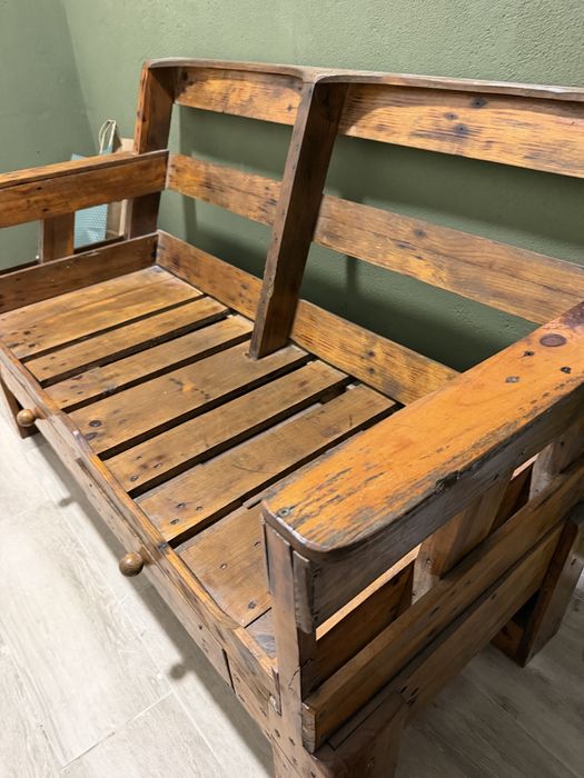 Sofá em Palete com gavetas