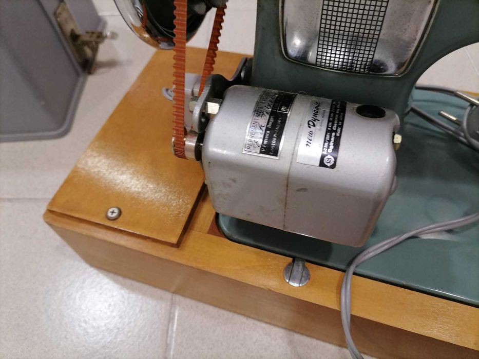 Máquina de costura Mitsubishi elétrica