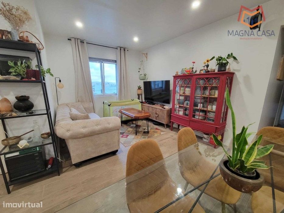 Moradia, Pinheiro Loures, Loures