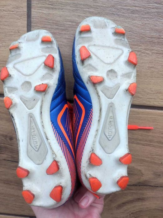 Buty sportowe korki 30 Kipsta