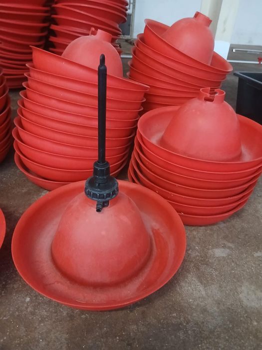 Linia wody indor, dzowny, poidła.