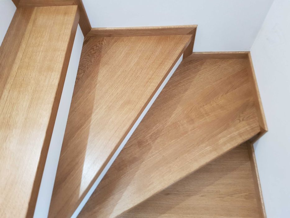 Schody drewniane , balustrady , trepy dębowe