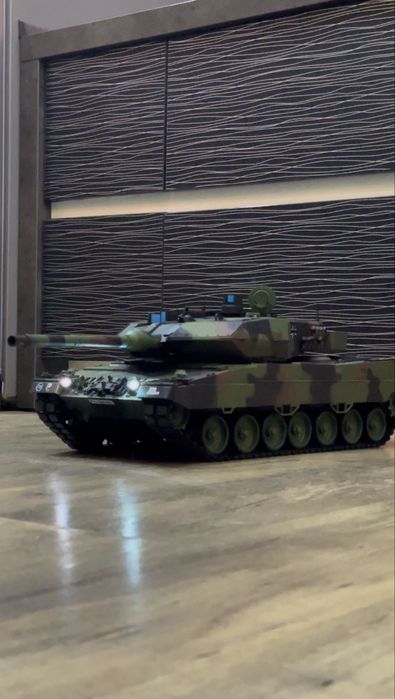 Новорічний подарунок Танк Leopard 2A6 1:16 на радіокеруванні