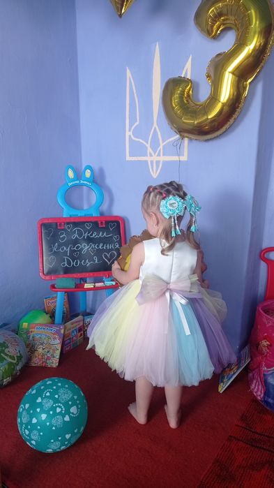 Продам пишне плате для дівчинки