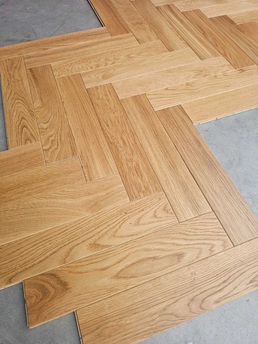 Jodełka dębowa 11x70x350, 4faza, szczotka, lakier (204 m2)