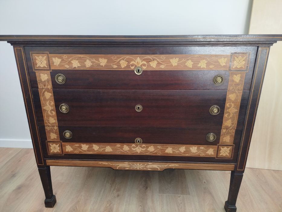 Cómoda madeira maciça D. Maria