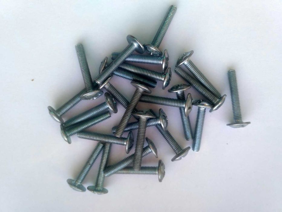 гвинти болти     м4