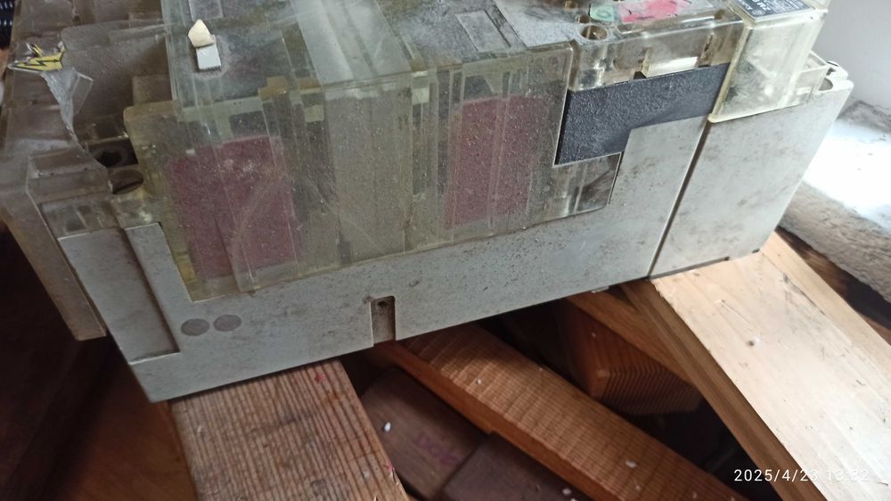 Włącznik bezpiecznikowy klockner moeller  ZM9-315