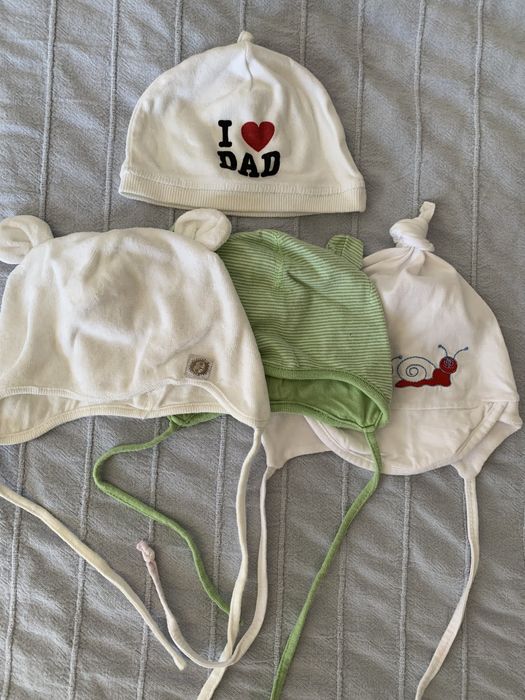 Zestaw 4 czapeczek niemowlęcych