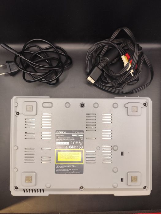 Consola Sony PlayStation 1 (PS1) - Modelo SCPH-7502 (Original)