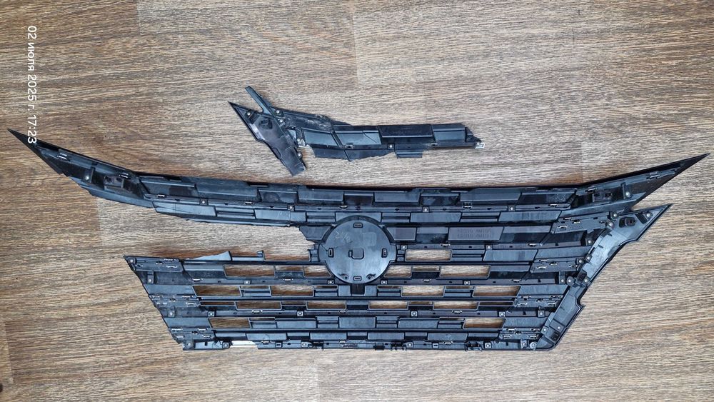 Решетка радиатора Nissan Rogue T33 рестайлинг