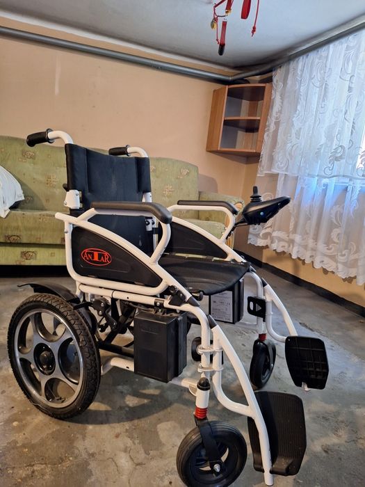 Wózek inwalidzki elektryczny