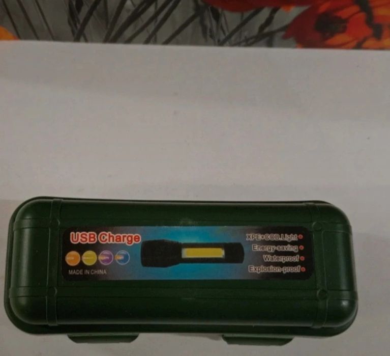 Ładowarka mała usb wojskowa taktyczna zoom

led nowa