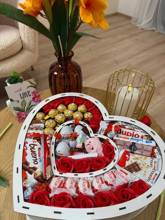 Подарунковий набір солодощів для жінки  готовий подарунок бокс