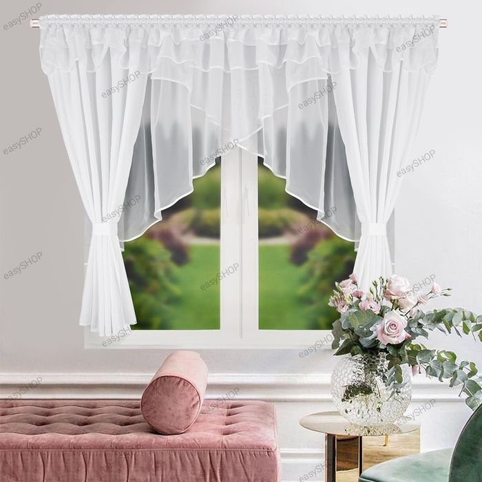 Minimalistyczna firana biała z zasłonami