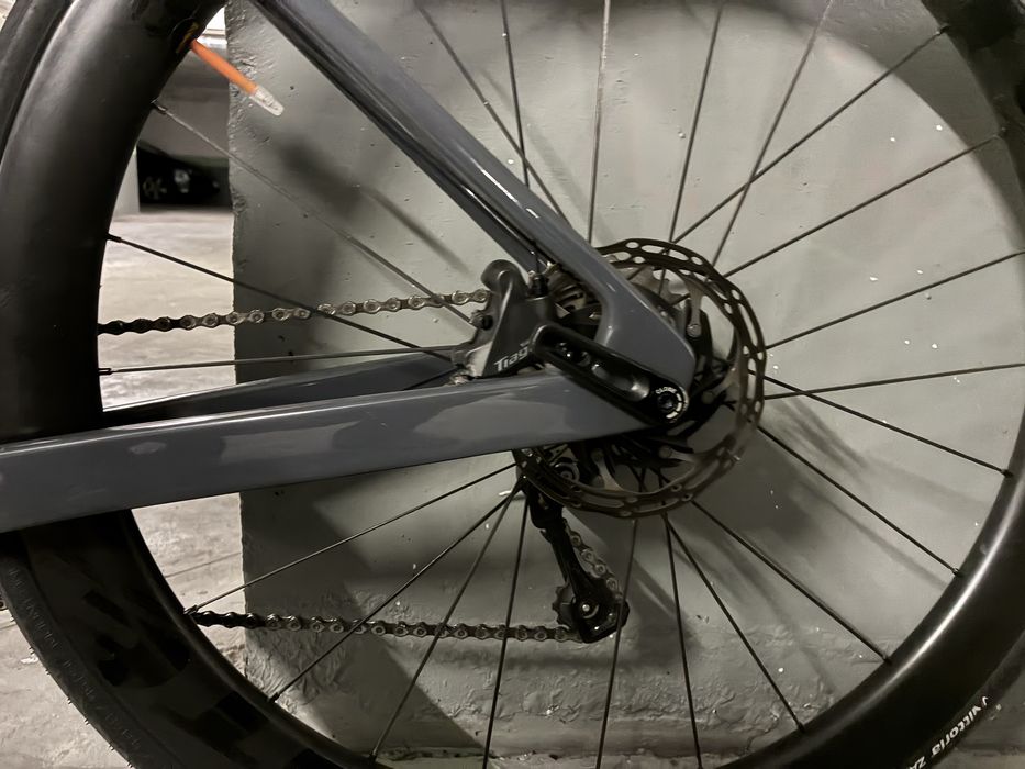 Van Rysel NCR CF – bicicleta de estrada quase nova personalizada